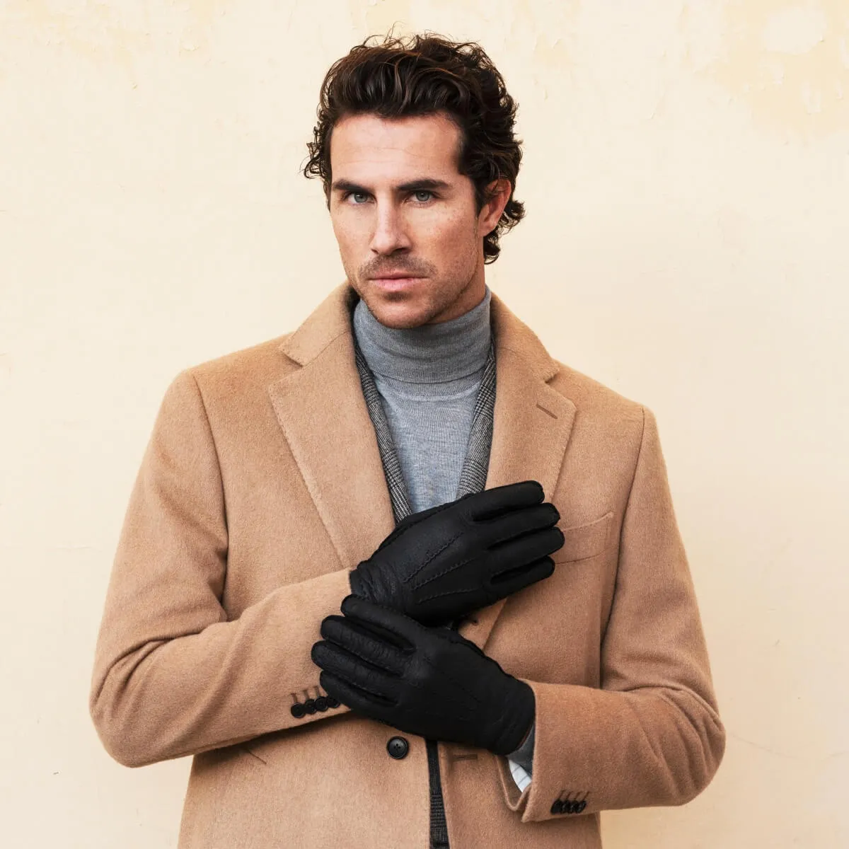 Antonio (black) – Luxurious Italian peccary leather gloves with cashmere lining