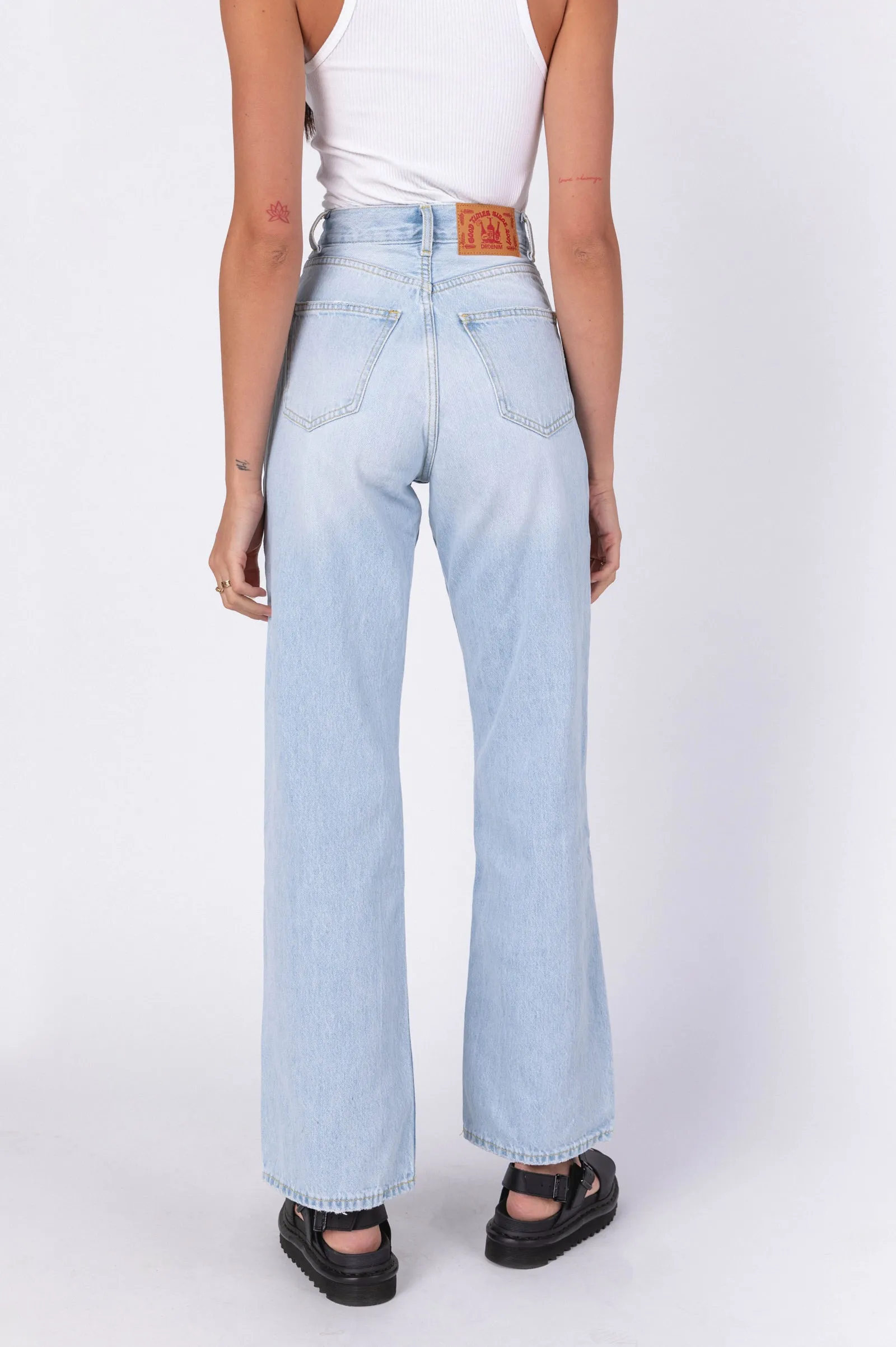 Echo Straight Jeans - Superlight Blue Jay