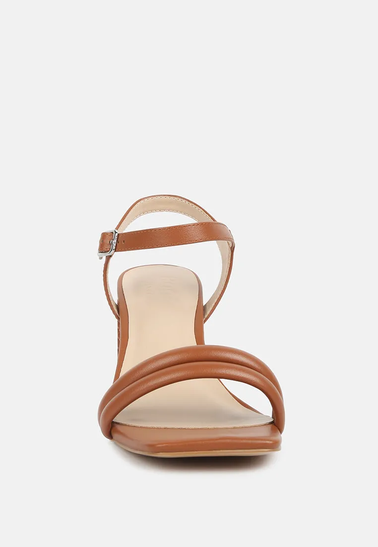 EDYTA Ankle Strap Block Heel Sandals in Tan