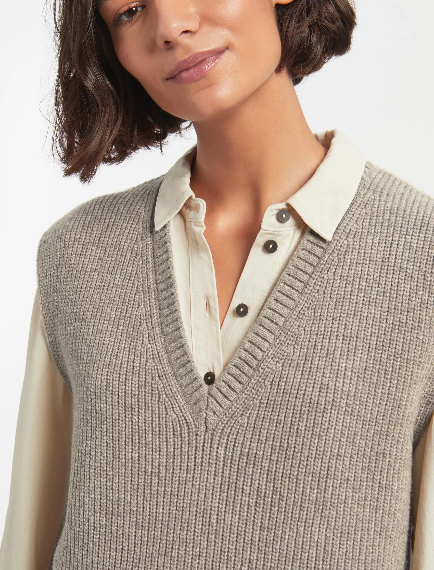 Janice Wool V Neck Sleeveless Jumper - Taupe