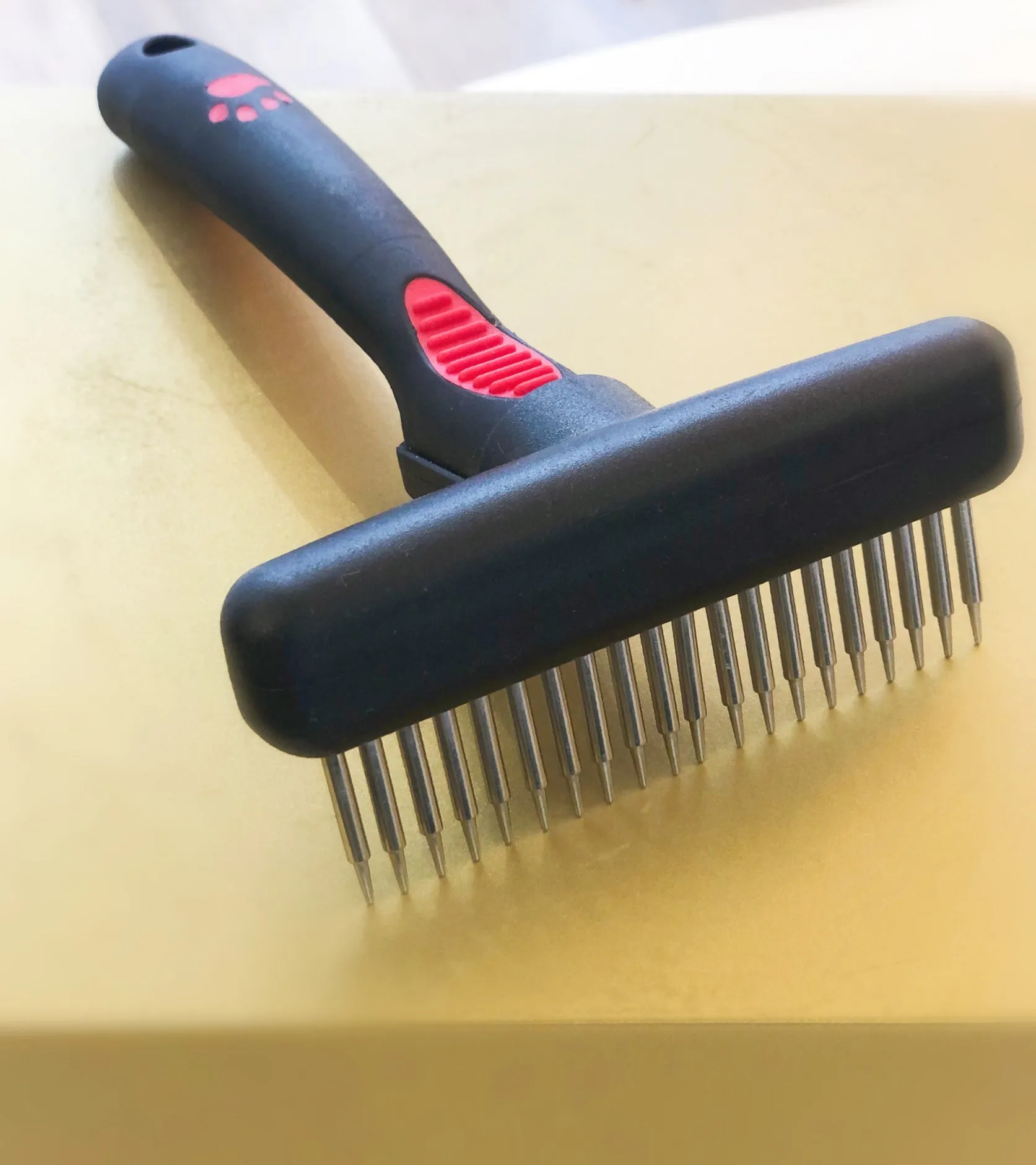 Rake comb - long and rotating teeth