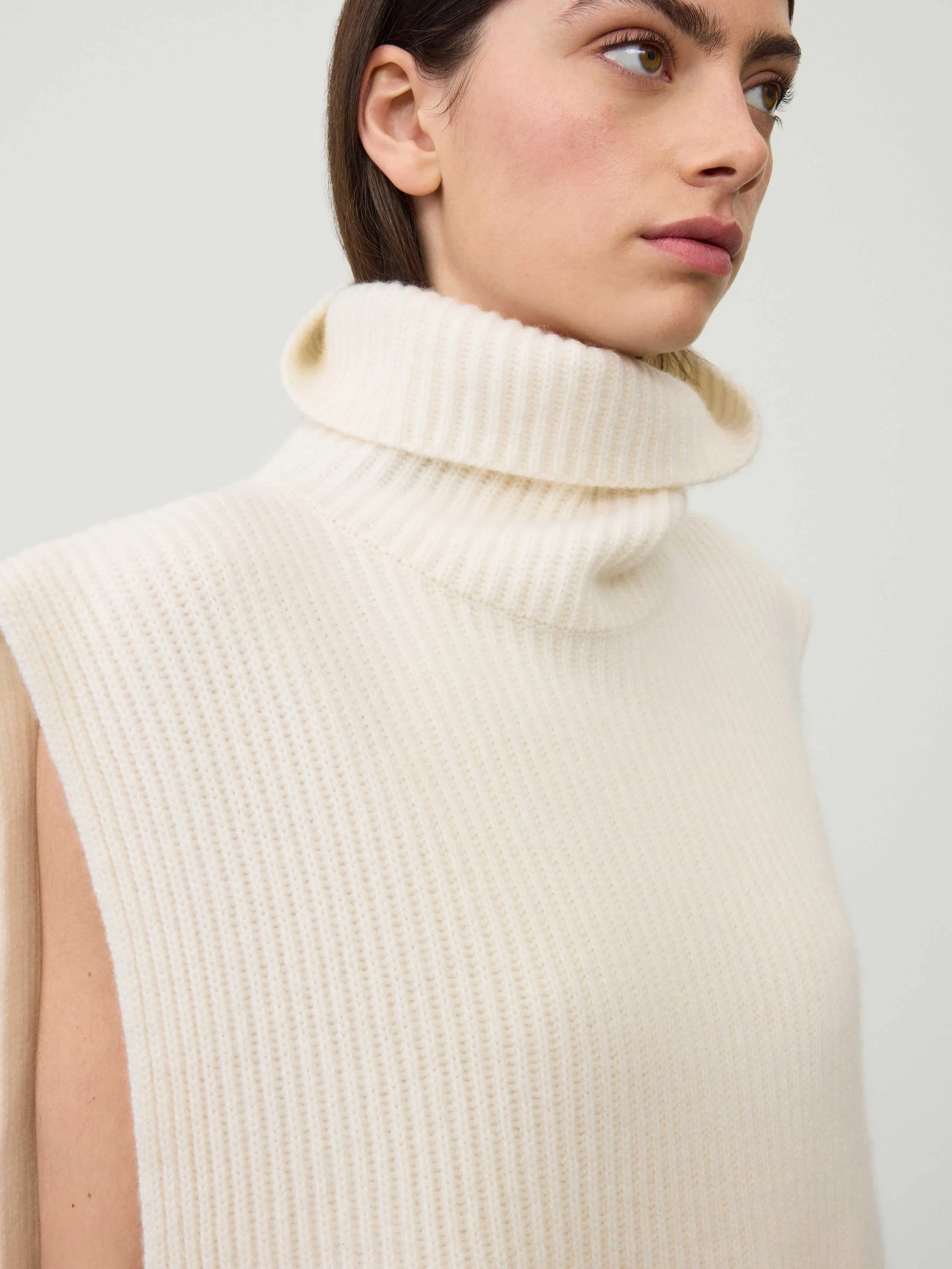 The Magda Open Vest