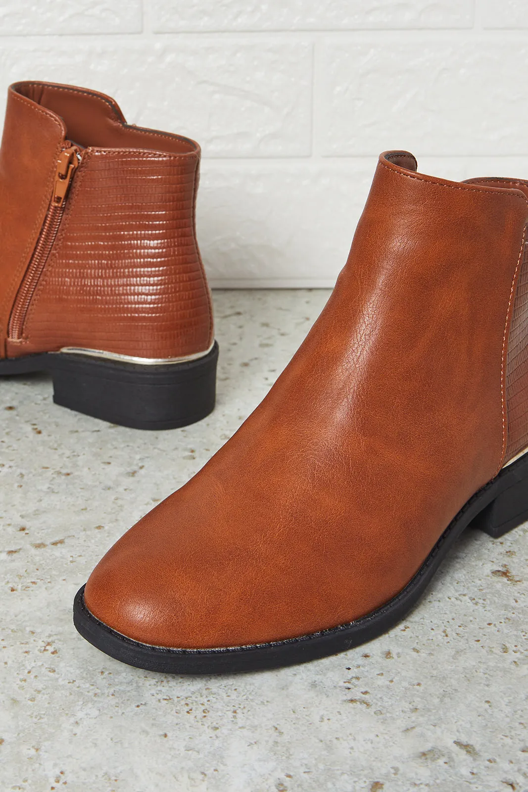 Women Tan Chelsea Boot